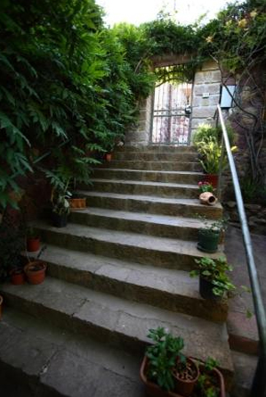 la scala che porta al giardino